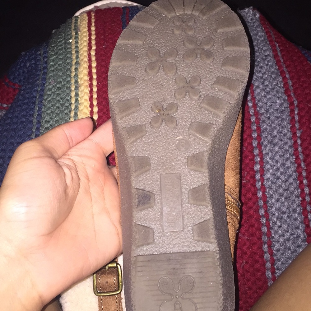 Cute boots ! - Picture 3 of 4